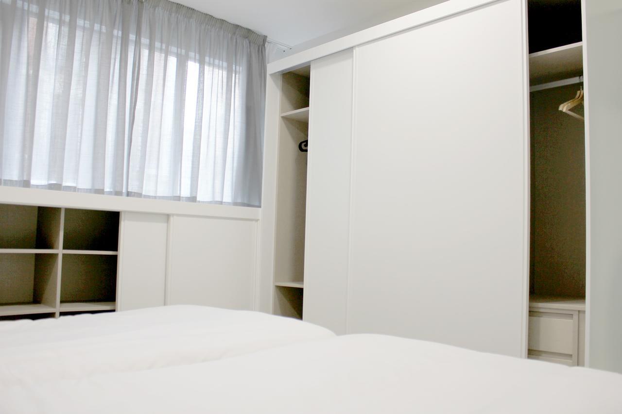 Apartamentos Funway Madrid Buitenkant foto