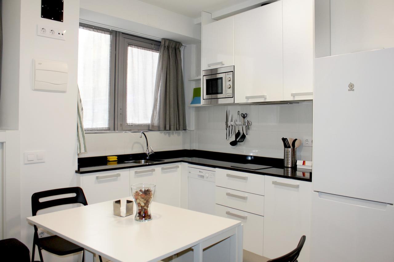 Apartamentos Funway Madrid Buitenkant foto