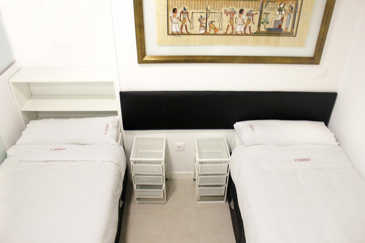 Apartamentos Funway Madrid Buitenkant foto