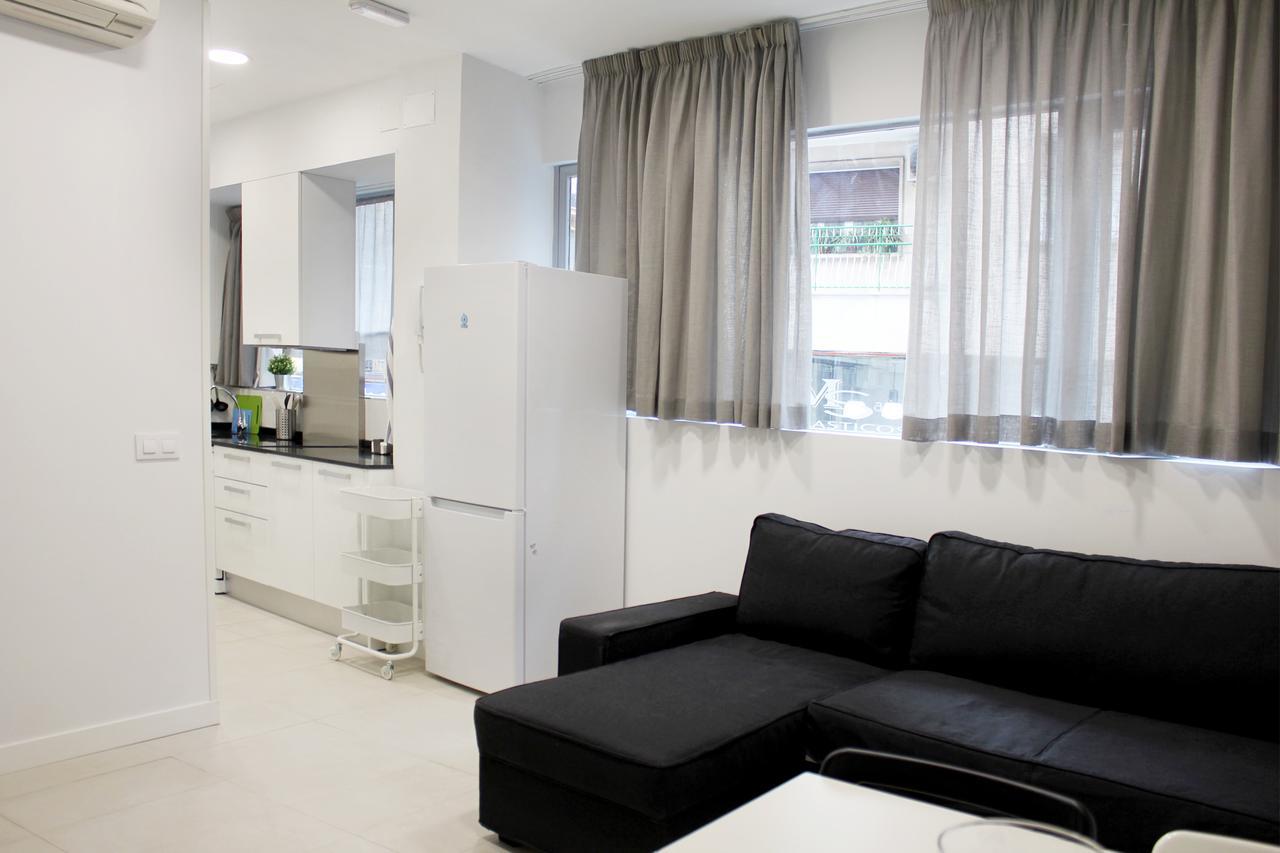 Apartamentos Funway Madrid Buitenkant foto