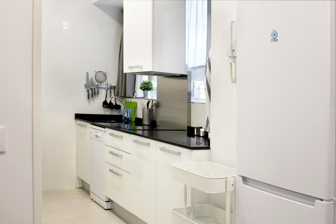 Apartamentos Funway Madrid Buitenkant foto